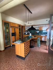 Cucina intera in legno   con frigo  Amana