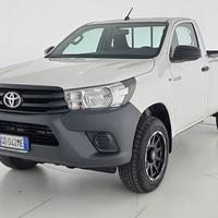 Toyota Hilux 2.4 D-4D SC 2WD M/T