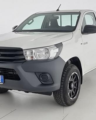 Toyota Hilux 2.4 D-4D SC 2WD M/T