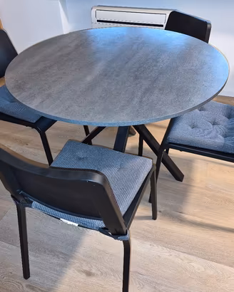 Tavolo IKEA MARIEDAMM + 4 sedie + 4 cuscini