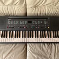 Tastiera Yamaha con cavalletto 