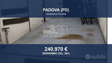 Immobile in asta di 113 m² con box auto a Padova