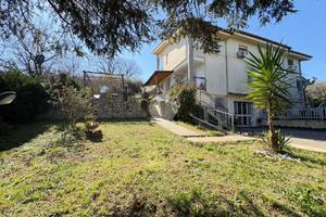 PORZIONE DI BIFAMILIARE A MONTALTO UFFUGO