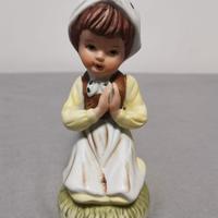 Statuina porcellana Capodimonte "bambina che prega