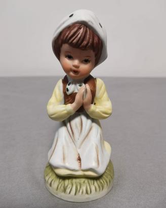 Statuina porcellana Capodimonte "bambina che prega