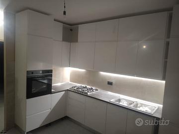 CUCINA NUOVA AD ANGOLO