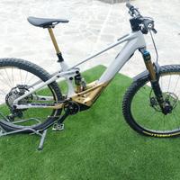ebike ORBEA WILD M-TEAM tg M 2024 custom usata 750
