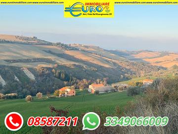 Borgo rurale con 16 ettari di terreno