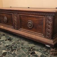 Cassapanca il legno intagliata del 900