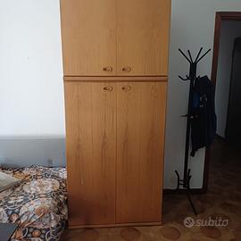 Armadio vintage anni '80 in vero legno