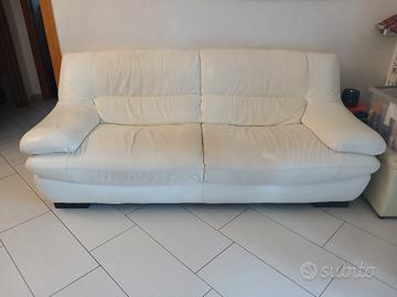 divano 3 posti in pelle