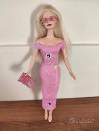 Barbie bionda con accessori 