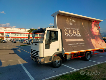 Camion vela pubblicitaria