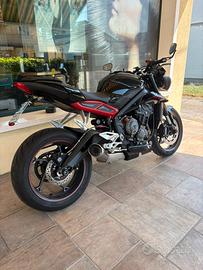 Street triple R