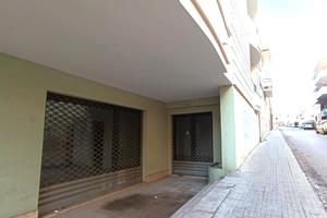 Via G. Deledda - Locale commerciale