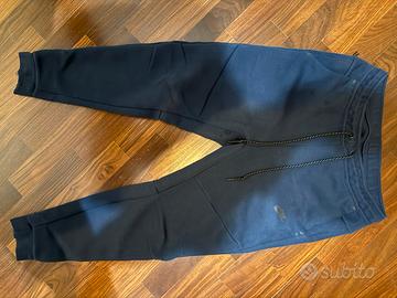 Pantaloni nike tech