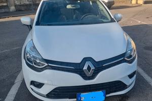 renault clio 900