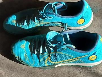 Scarpe da calcetto Nike numero 45