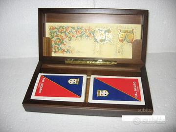 Scacchiera e carte da gioco