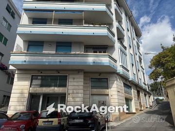 Immobile di 200 m² con 5 locali a Varazze