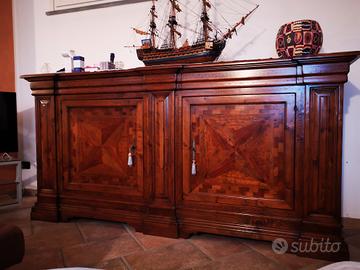 credenzone in legno intarsiato