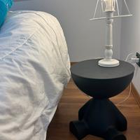 Tavolino o comodino contenitore