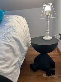 Tavolino o comodino contenitore