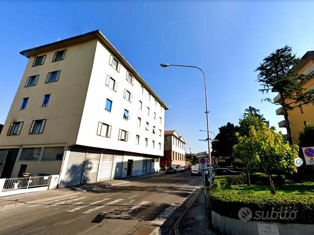 Appartamento a Prato, 5 locali