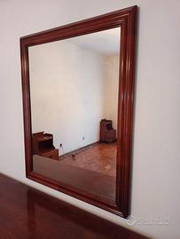 Vecchio comò con specchio