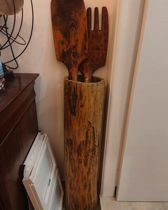 Utensili decorativi artigianali in legno con conte