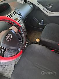 Toyota yaris sol