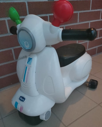 vespa chicco bianca