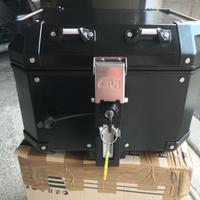 Top case Givi trekker Outback 42 litri. 
