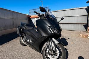 Yamaha TMAX 560