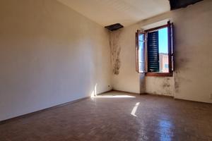 STRADA IN CHIANTI 4 vani da ristrutturare