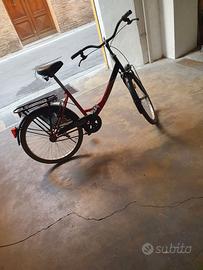 Bicicletta rossa.