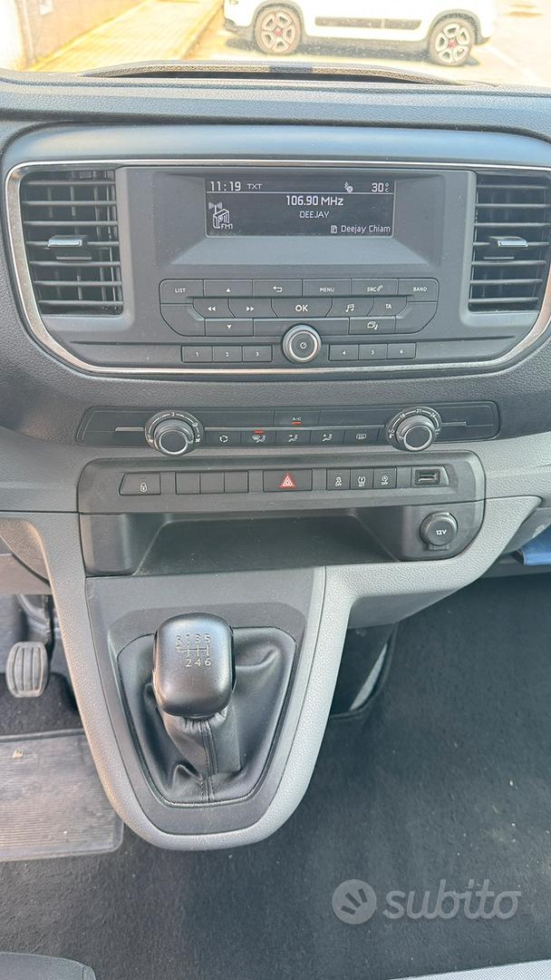 Peugeot Traveller 2019 photo 5