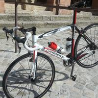 Bicicletta da corsa in carbonio 