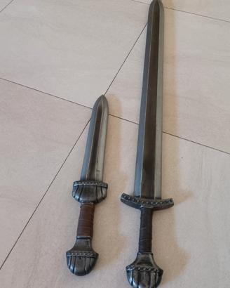 Gioco spade in gomma