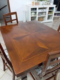 tavolo in noce massello con 4 sedie