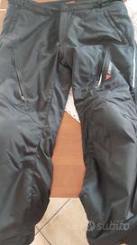 Pantaloni con protezioni Dainese