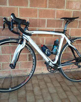 
bici Pinarello in full carbone 