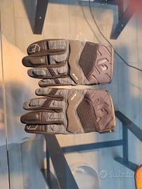 Guanti moto nuovi - mai usati - taglia S