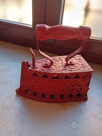 antico ferro da stiro