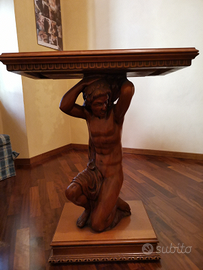 Porta televisione in legno scolpito a mano