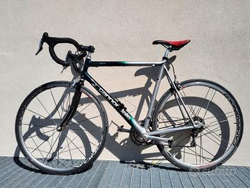 Cannondale R800 Made in USA – Campagnolo Veloce –