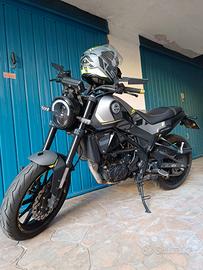 1400€ Benelli Leoncino 250cc
