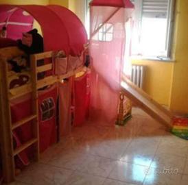 cameretta per bimbini a soppalco