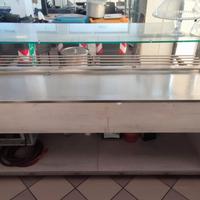 Vetrina refrigerata e illuminata 