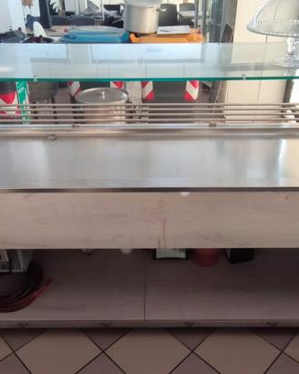 Vetrina refrigerata e illuminata 